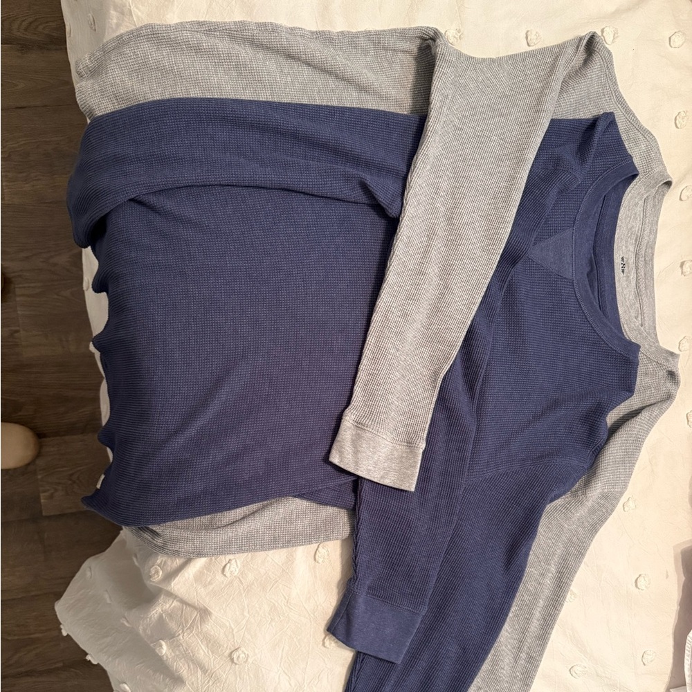 2 Eight Bells Gray Waffle Knit Top